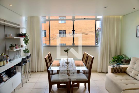 Sala de apartamento à venda com 3 quartos, 85m² em Grajaú, Belo Horizonte