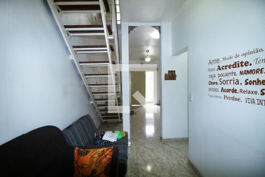 Sala de casa para alugar com 5 quartos, 280m² em Vista Alegre, Rio de Janeiro