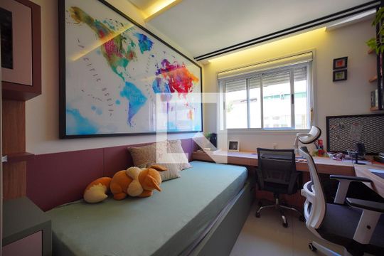 Quarto  de apartamento para alugar com 2 quartos, 67m² em Coqueiros, Florianópolis