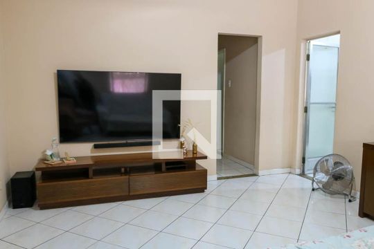 Sala de casa à venda com 3 quartos, 173m² em Inhaúma, Rio de Janeiro
