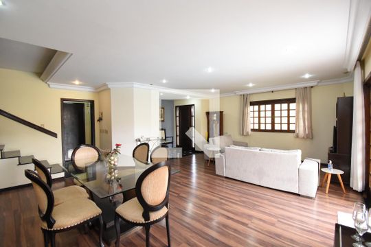 Sala de casa de condomínio à venda com 3 quartos, 450m² em Boa Vista, Curitiba