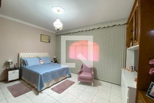 Casa à venda com 3 quartos, 212m² em Inhaúma, Rio de Janeiro