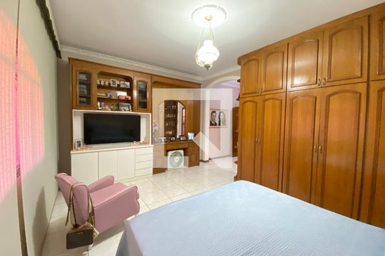 Casa à venda com 3 quartos, 212m² em Inhaúma, Rio de Janeiro