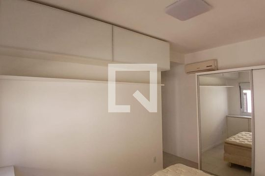 Quarto de apartamento para alugar com 3 quartos, 104m² em Canasvieiras, Florianópolis