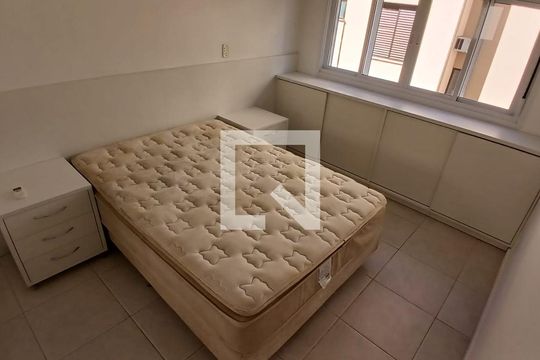 Quarto de apartamento para alugar com 3 quartos, 104m² em Canasvieiras, Florianópolis
