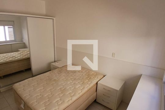 Quarto de apartamento para alugar com 3 quartos, 104m² em Canasvieiras, Florianópolis