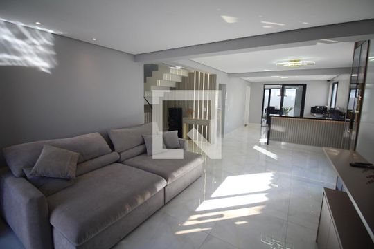 Casa à venda com 4 quartos, 330m² em Industrial, Contagem