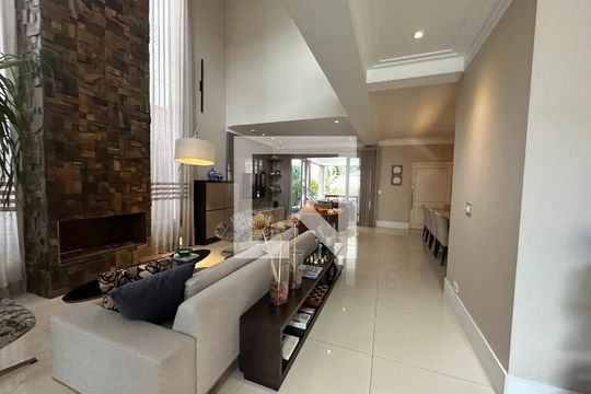 Sala de casa de condomínio à venda com 3 quartos, 498m² em Centro Comercial Jubran, Barueri
