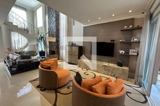Sala de casa de condomínio à venda com 3 quartos, 498m² em Centro Comercial Jubran, Barueri