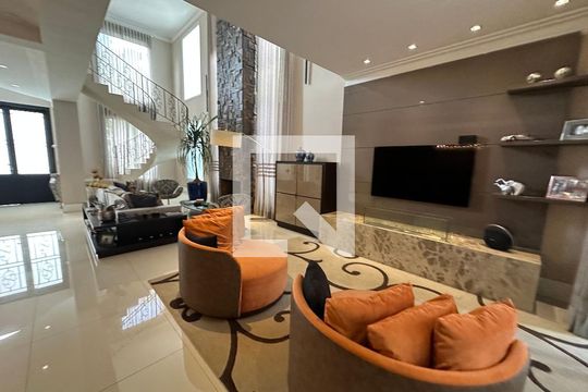Sala de casa de condomínio à venda com 3 quartos, 498m² em Centro Comercial Jubran, Barueri