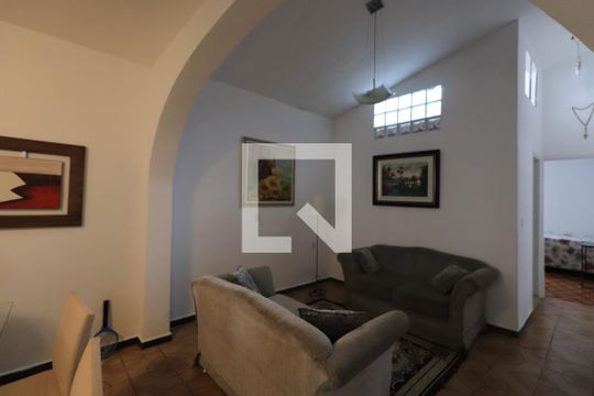 Sala de casa à venda com 4 quartos, 160m² em Vila Carrão, São Paulo