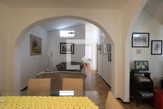 Sala de casa à venda com 4 quartos, 160m² em Vila Carrão, São Paulo