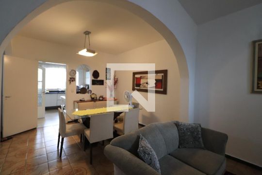Sala de casa à venda com 4 quartos, 160m² em Vila Carrão, São Paulo