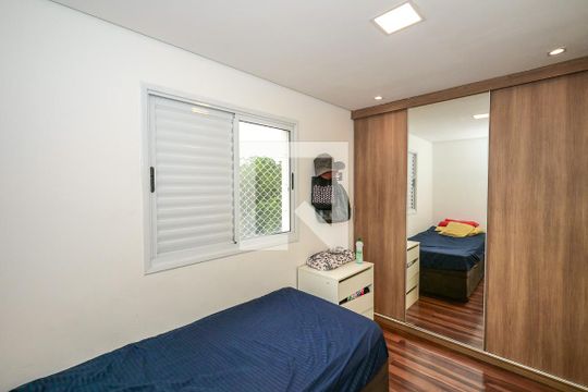 Quarto de apartamento à venda com 2 quartos, 72m² em Jardim Henriqueta, Taboão da Serra