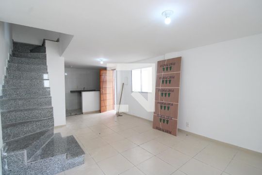 Sala de casa de condomínio à venda com 3 quartos, 75m² em Taquara, Rio de Janeiro