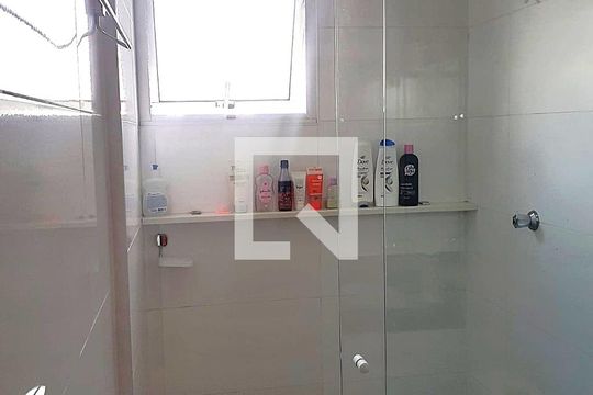 Banheiro de casa de condomínio à venda com 2 quartos, 78m² em Vila Granada, São Paulo