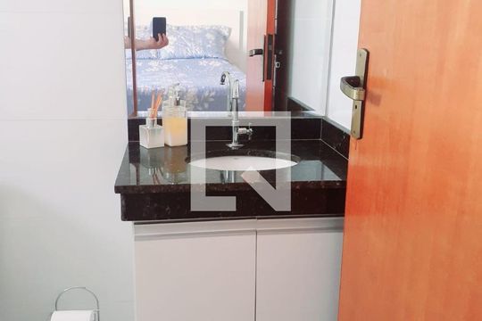 Banheiro de casa de condomínio à venda com 2 quartos, 78m² em Vila Granada, São Paulo