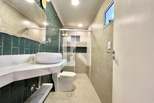 Banheiro da Suíte de casa à venda com 3 quartos, 100m² em Vila Guarani (zona Sul), São Paulo