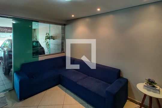 Casa para alugar com 5 quartos, 190m² em Jardim dos Comerciários, Belo Horizonte