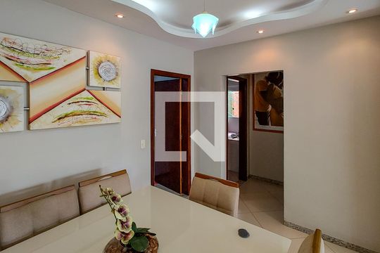 Casa para alugar com 5 quartos, 190m² em Jardim dos Comerciários, Belo Horizonte