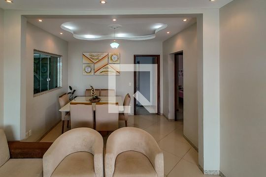 Casa para alugar com 5 quartos, 190m² em Jardim dos Comerciários, Belo Horizonte