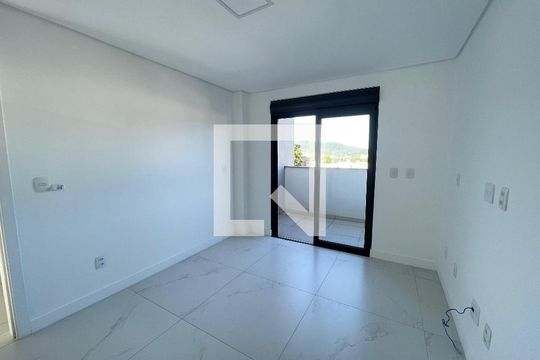 Quarto de casa de condomínio para alugar com 5 quartos, 259m² em Trindade, Florianópolis