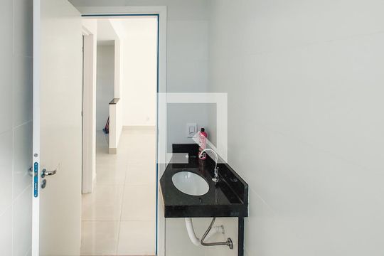 Banheiro Social  de apartamento à venda com 2 quartos, 90m² em Santa Rosa, Belo Horizonte