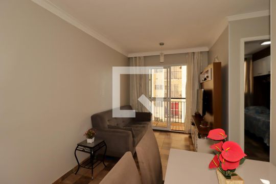 Sala de apartamento à venda com 3 quartos, 59m² em Parque Jaçatuba, Santo André