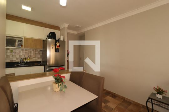 Sala de apartamento à venda com 3 quartos, 59m² em Parque Jaçatuba, Santo André