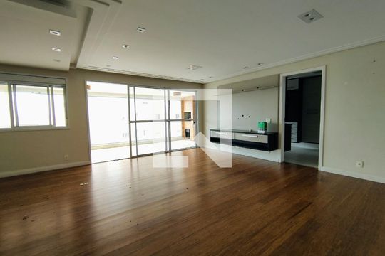 Apartamento para alugar com 3 quartos, 141m² em Vila Gumercindo, São Paulo