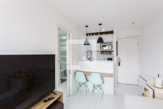 Sala/Cozinha de apartamento para alugar com 1 quarto, 31m² em Vila Olímpia, São Paulo