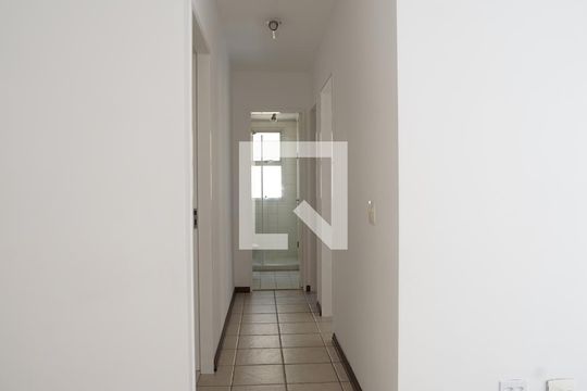 Corredor de apartamento para alugar com 2 quartos, 58m² em Jardim Sao Judas Tadeu, Guarulhos