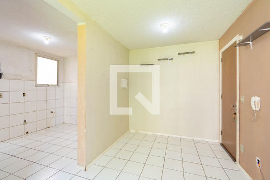Sala de apartamento à venda com 2 quartos, 80m² em Guajuviras, Canoas