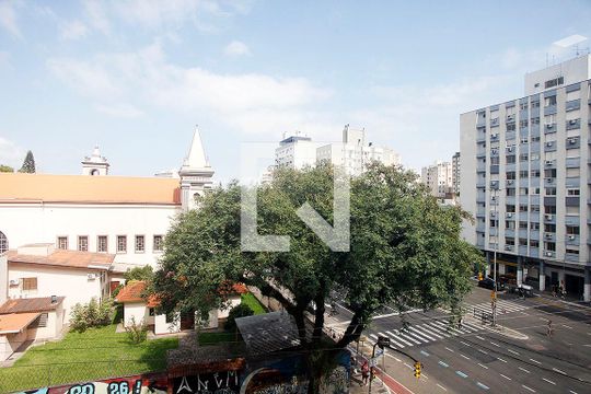 Studio - Sala / Quarto Vista de kitnet/studio à venda com 1 quarto, 34m² em Cidade Baixa, Porto Alegre