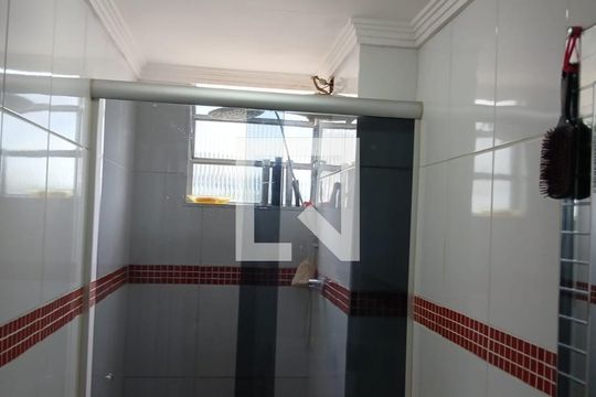 Banheiro de apartamento à venda com 2 quartos, 42m² em Vila Jacuí, São Paulo