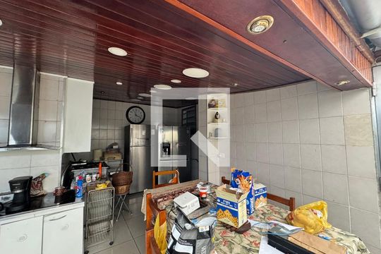 Casa à venda com 5 quartos, 350m² em Vila Campesina, Osasco