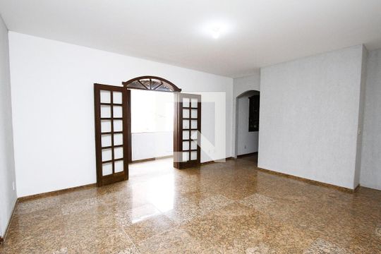 Sala de Jantar de casa à venda com 6 quartos, 390m² em São Marcos, Belo Horizonte