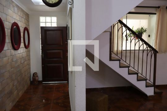 Casa à venda com 4 quartos, 205m² em Jardim Santa Adelia, São Paulo