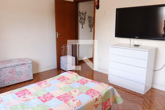 Quarto 1 de casa à venda com 4 quartos, 205m² em Jardim Santa Adelia, São Paulo