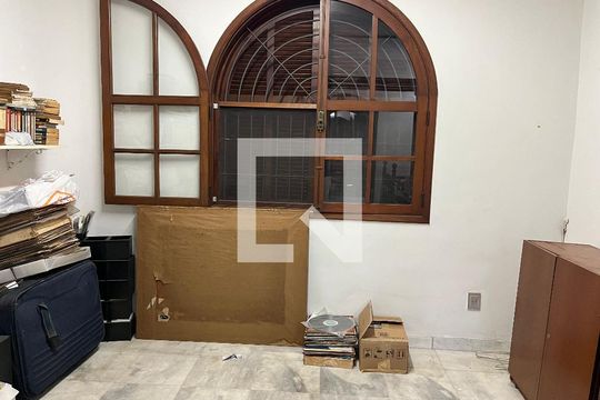 Casa de Condomínio para alugar com 4 quartos, 600m² em Vargem Pequena, Rio de Janeiro