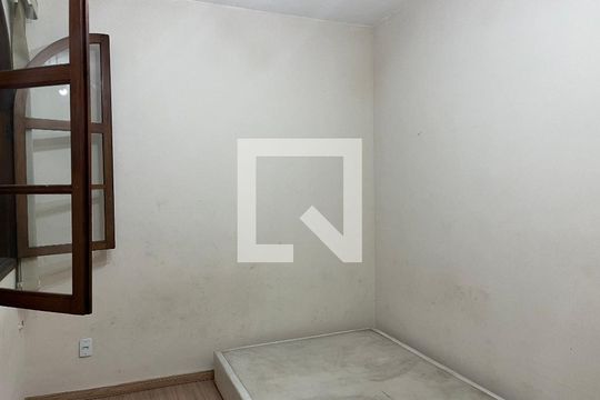 Casa de Condomínio para alugar com 4 quartos, 600m² em Vargem Pequena, Rio de Janeiro