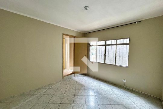 Quarto Suíte 1 de casa para alugar com 2 quartos, 120m² em Jardim Adriana, Guarulhos