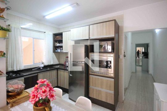Casa à venda com 4 quartos, 200m² em Jardim Brasil, São Paulo