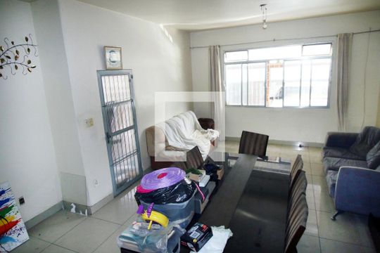 Sala de casa à venda com 4 quartos, 230m² em Penha Circular, Rio de Janeiro