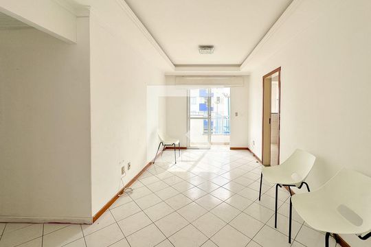 Sala de TV de apartamento para alugar com 2 quartos, 63m² em Praia Comprida, São José