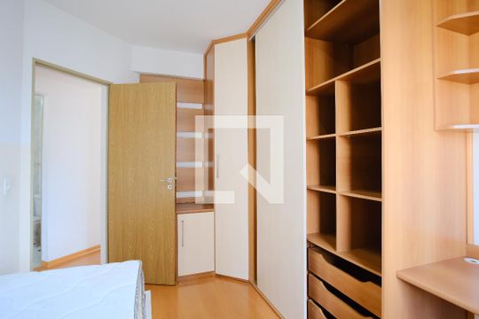 Quarto 2 de apartamento para alugar com 2 quartos, 52m² em Vila Matilde, São Paulo