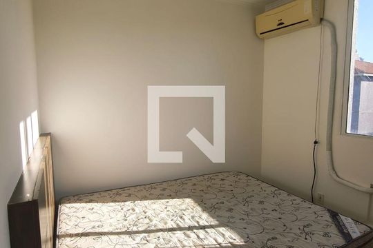 Quarto 1 de apartamento para alugar com 2 quartos, 390m² em Morro Santana, Porto Alegre