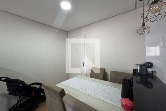 Sala de apartamento à venda com 2 quartos, 49m² em Recanto das Rosas, Osasco
