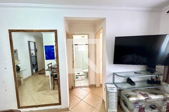 Sala de apartamento para alugar com 2 quartos, 44m² em Centro, Guarulhos