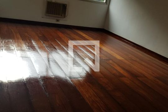 Sala de apartamento à venda com 4 quartos, 120m² em Grajaú, Rio de Janeiro